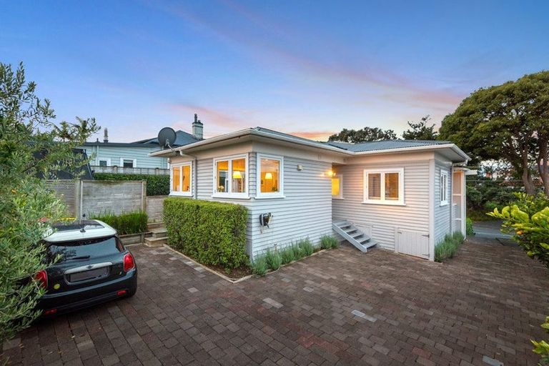 Photo of property in 41 Lake Road, Devonport, Auckland, 0624