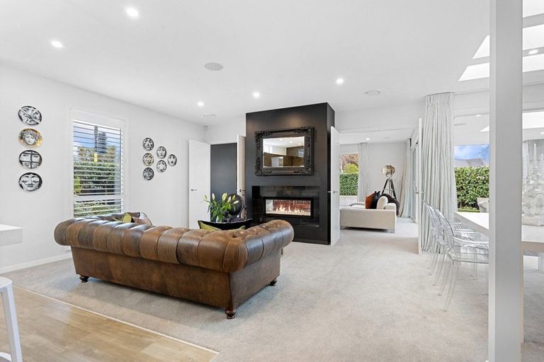 Photo of property in 2 Snowdon Road, Fendalton, Christchurch, 8052