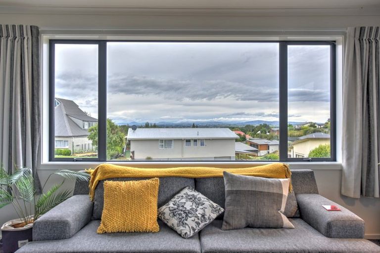 Photo of property in 1 Aotea Crescent, Gore, 9710