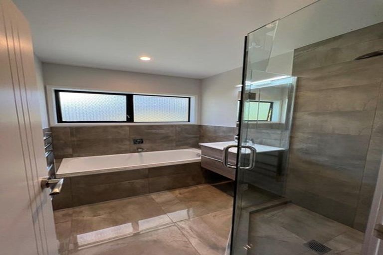 Photo of property in 37 Stanaway Street, Hillcrest, Auckland, 0627