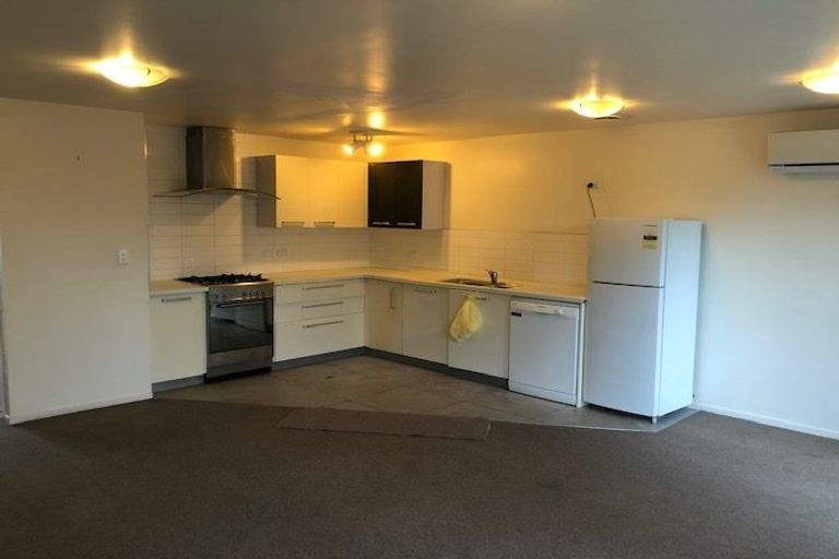 Photo of property in 14 Kopiko Way, Brooklyn, Wellington, 6021