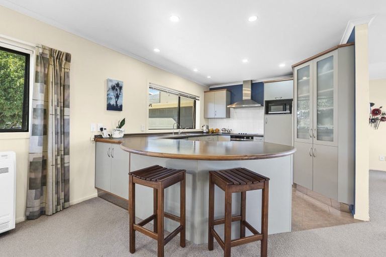 Photo of property in 6 Ash Place, Whalers Gate, New Plymouth, 4310