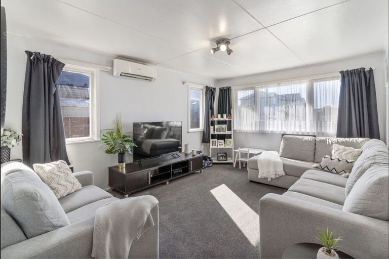 Photo of property in 82 Grove Road, Papakura, 2110