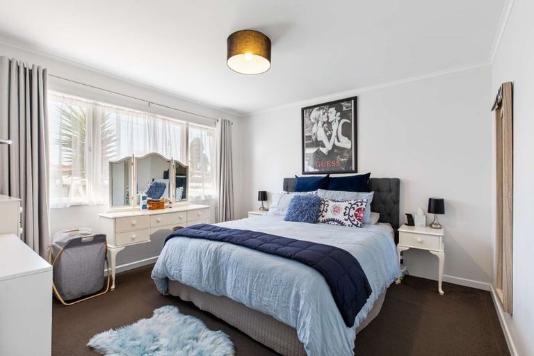 Photo of property in 10 Shirley Avenue, Papakura, 2110