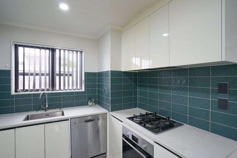 Photo of property in 425d Great South Road, Opaheke, Papakura, 2113