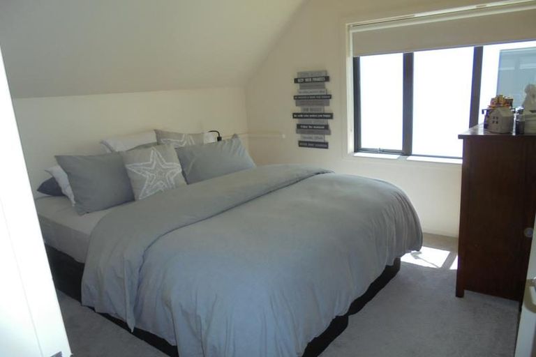 Photo of property in 2/240 The Terrace, Wellington Central, Wellington, 6011