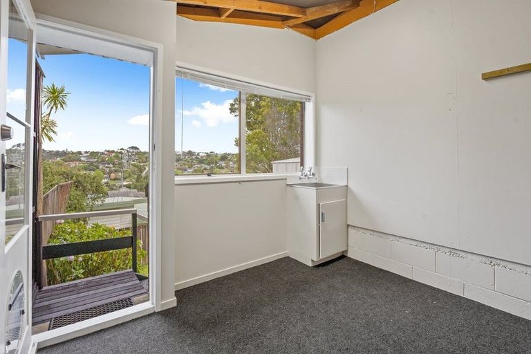 Photo of property in 1/12 Hollyhock Place, Browns Bay, Auckland, 0630