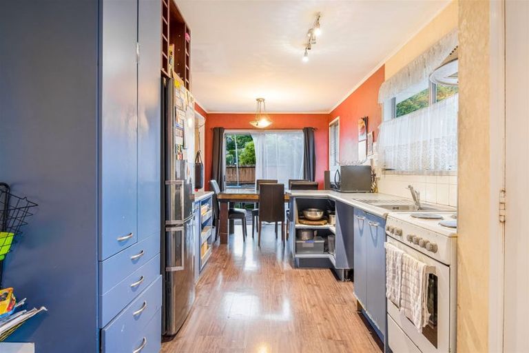 Photo of property in 53 Donovan Avenue, Massey, Auckland, 0614