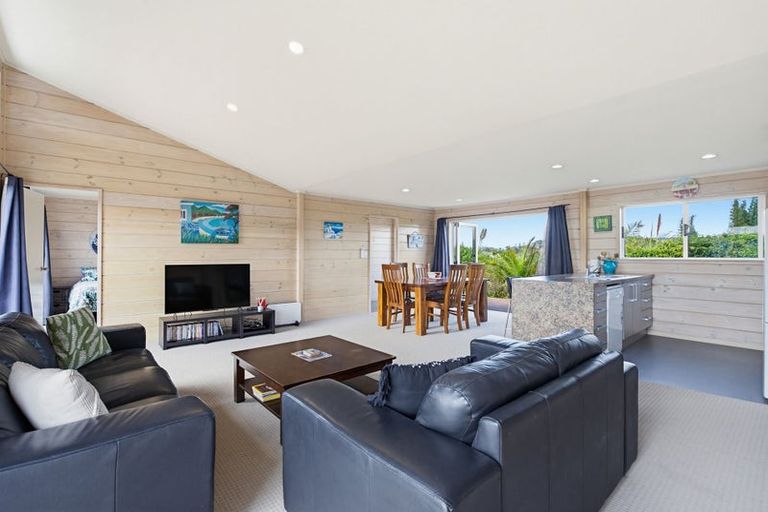 Photo of property in 42 Carina Way, Whitianga, 3510