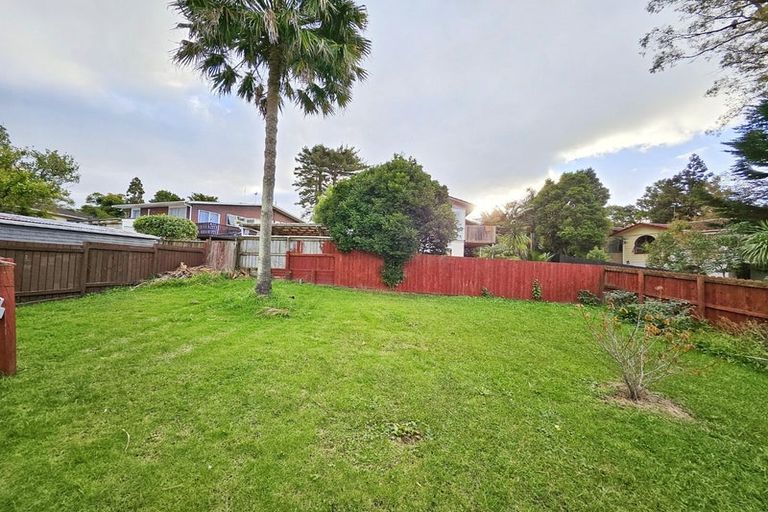 Photo of property in 36 Eyre Street, Henderson, Auckland, 0612
