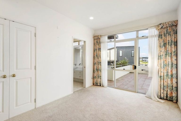 Photo of property in 19 Scott Road, Hobsonville, Auckland, 0616