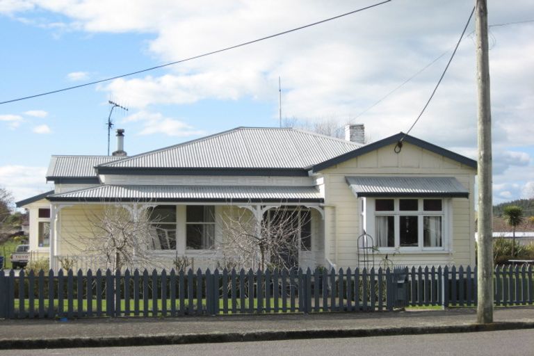 Photo of property in 24 Victoria Street, Waipawa, 4210