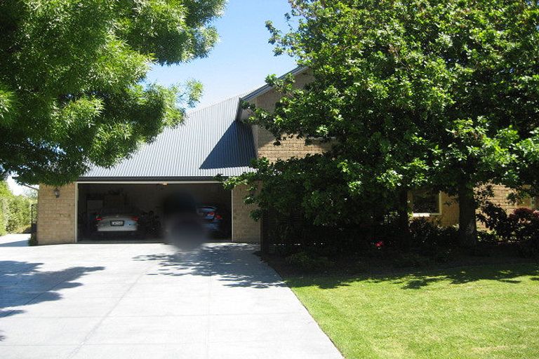 Photo of property in 2 Regent's Park Drive, Casebrook, Christchurch, 8051