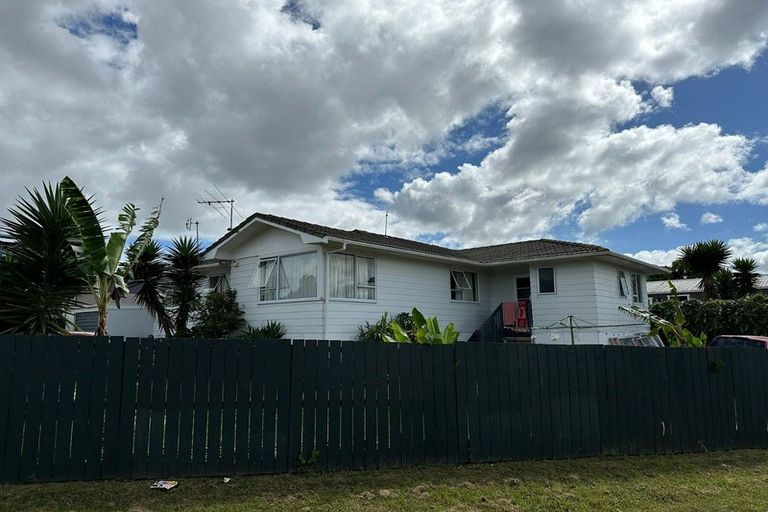 Photo of property in 4b John Walker Drive, Manurewa, Auckland, 2102