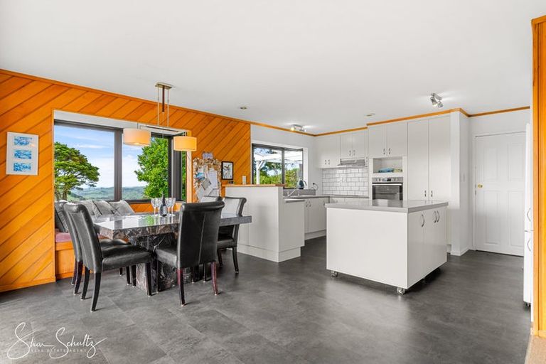 Photo of property in 338 Wairere Road, Waitakere, Henderson, 0782