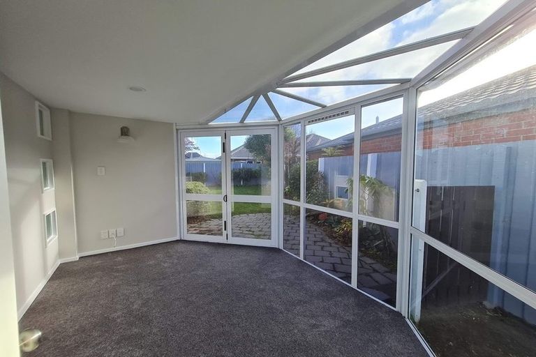 Photo of property in 2 Hatfield Place, Avonhead, Christchurch, 8042
