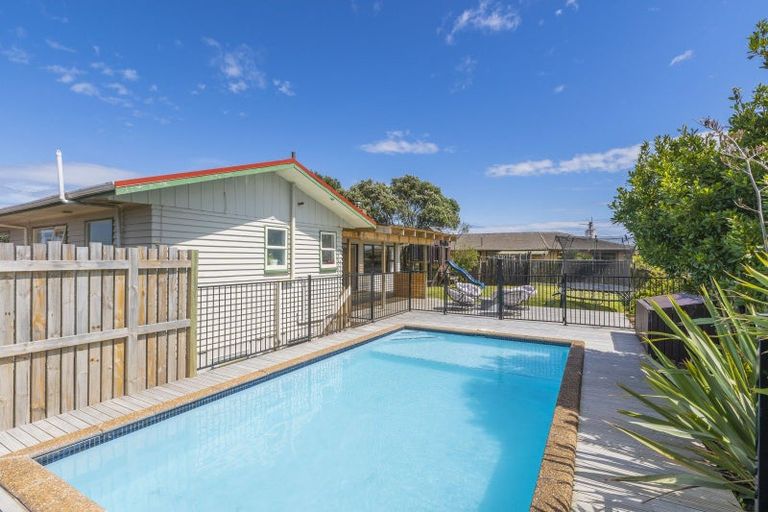 Photo of property in 89 Martin Road, Paraparaumu Beach, Paraparaumu, 5032