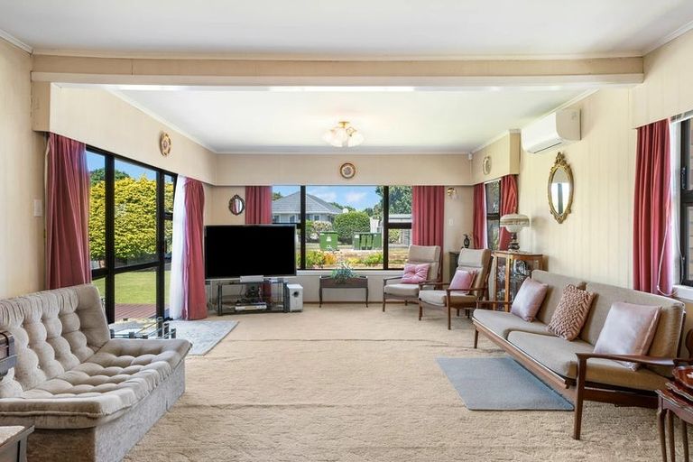 Photo of property in 11 Moor Avenue, Te Atatu Peninsula, Auckland, 0610