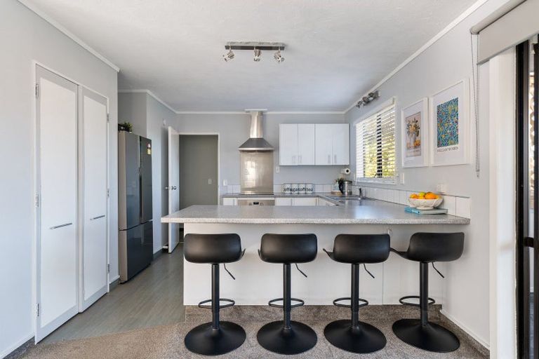 Photo of property in 43a Thatcher Crescent, Crofton Downs, Wellington, 6035