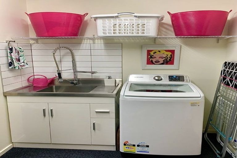 Photo of property in 17 Seager Lane, Hillmorton, Christchurch, 8024