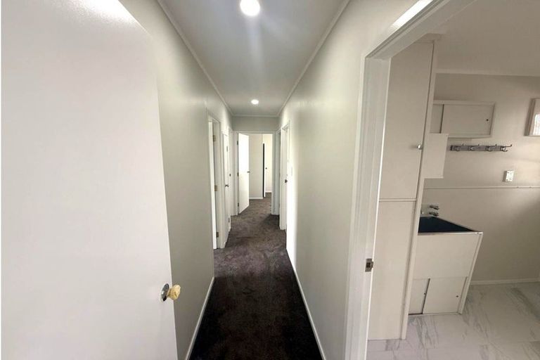 Photo of property in 1 Heathberry Close, Papatoetoe, Auckland, 2025