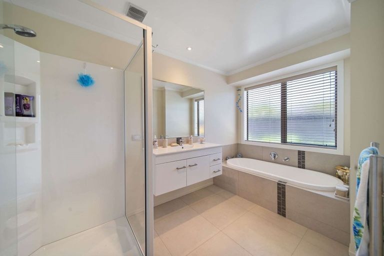 Photo of property in 48 Hagart-alexander Drive, Mosgiel, 9024