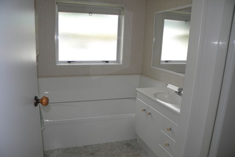 Photo of property in 100 Taylor Avenue, Te Awamutu, 3800