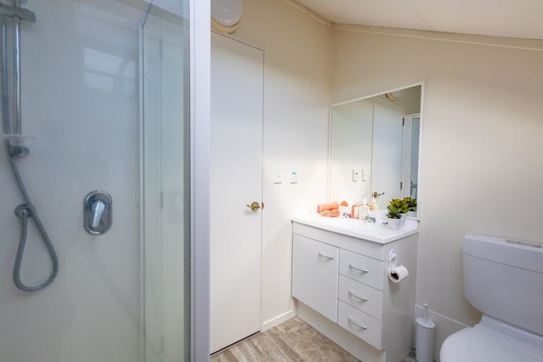 Photo of property in 49u2 Ranui Terrace, Tawa, Wellington, 5028