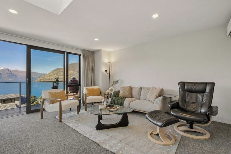 Photo of property in 54c Wynyard Crescent, Fernhill, Queenstown, 9300