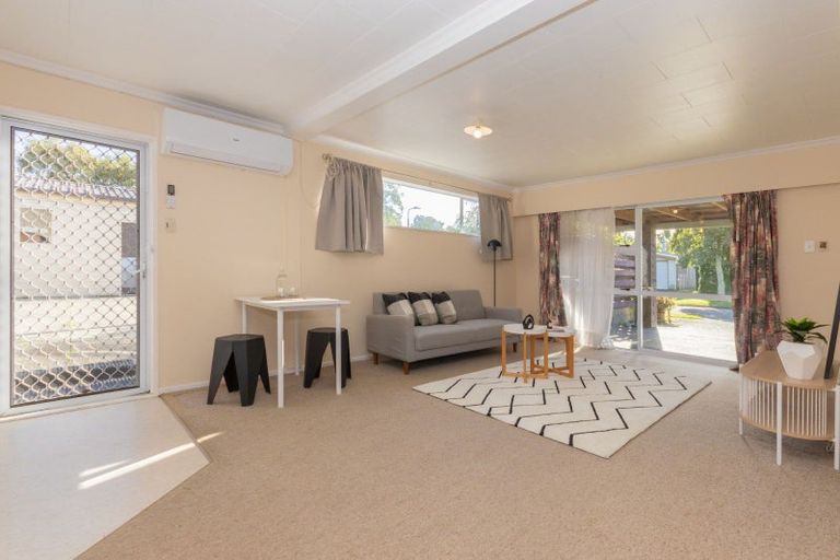 Photo of property in 1 Guernsey Place, Fitzherbert, Palmerston North, 4410