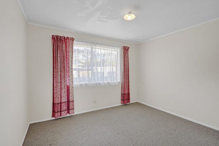 Photo of property in 14 Kauri Street, Merrilands, New Plymouth, 4312