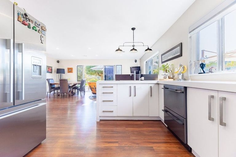 Photo of property in 51 Mahaki Road, Nikau Valley, Paraparaumu, 5032