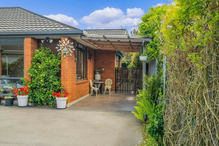 Photo of property in 82 Middleton Road, Upper Riccarton, Christchurch, 8041