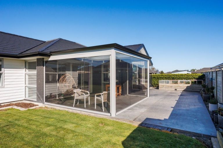 Photo of property in 34 Dogwood Way, Milson, Palmerston North, 4414