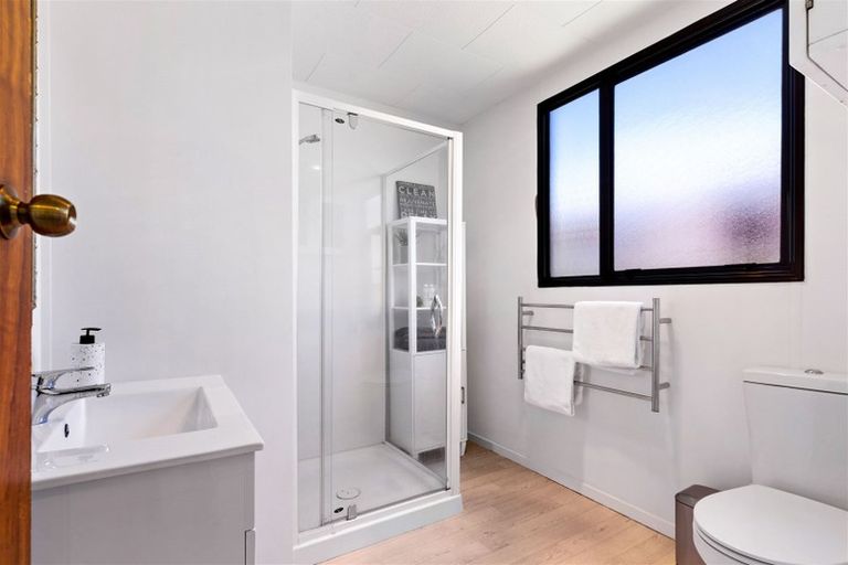Photo of property in 8 Cameron Place, Ranui, Auckland, 0612