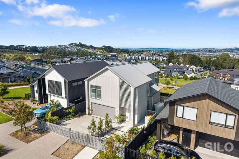 Photo of property in 35 Kikorangi Drive, Wainui, Silverdale, 0992