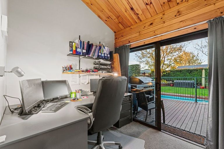 Photo of property in 42 Steadman Road, Broomfield, Christchurch, 8042