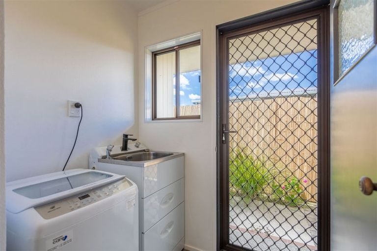 Photo of property in 42 Glamorgan Avenue, Tamatea, Napier, 4112