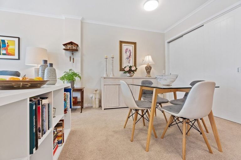 Photo of property in 192 Landmark Terrace, Orewa, 0931