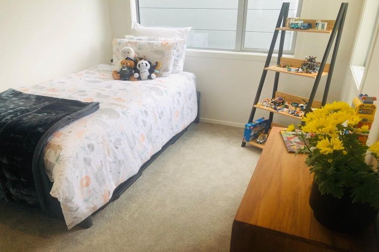 Photo of property in 27 Barber Grove, Moera, Lower Hutt, 5010