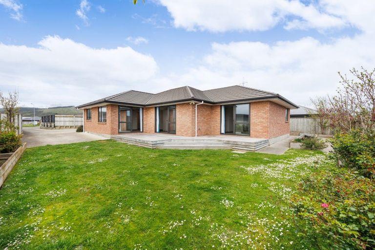 Photo of property in 8 Gibraltar Way, Fitzherbert, Palmerston North, 4410