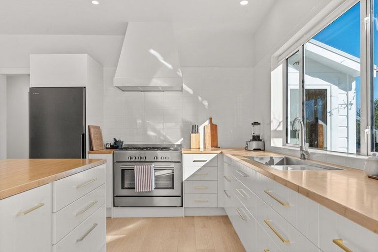 Photo of property in 2 Naples Street, Martinborough, 5711