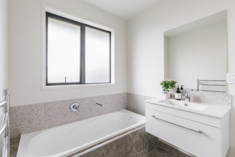 Photo of property in 86 Westmuir Crescent, Pokeno, 2402