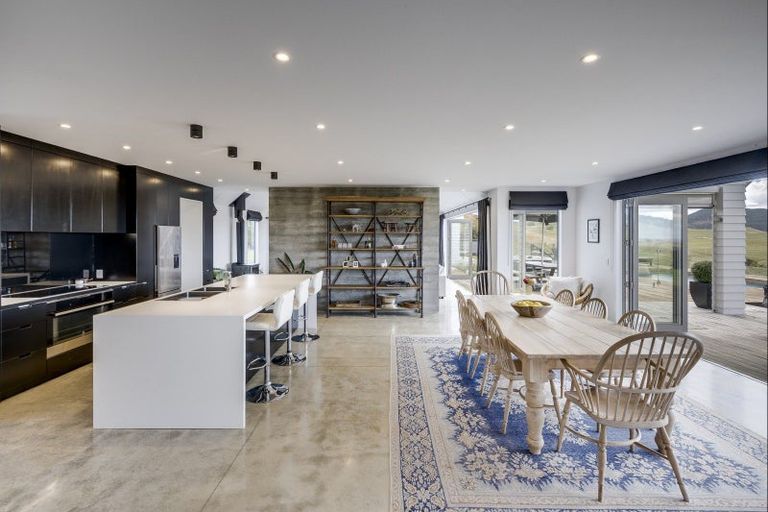 Photo of property in 1232 Taihape Road, Sherenden, Hastings, 4179