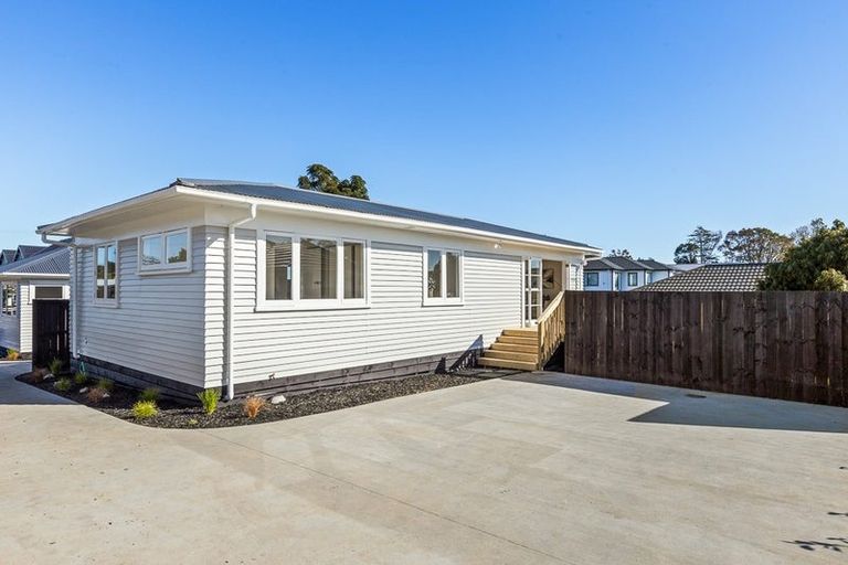 Photo of property in 17b Hamurana Place, Te Atatu Peninsula, Auckland, 0610