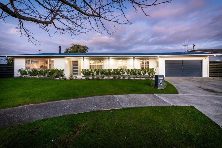 Photo of property in 17 Anaru Place, Awapuni, Palmerston North, 4412