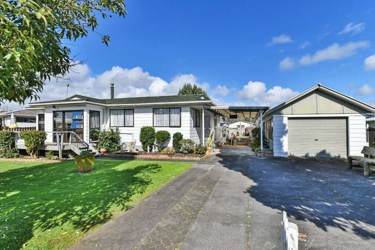 Photo of property in 14 Le Havre Place, Takanini, 2112