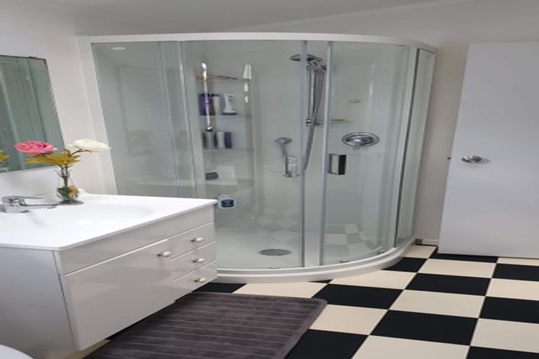 Photo of property in 274 Rangatira Road, Beach Haven, Auckland, 0626