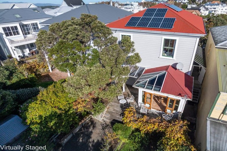 Photo of property in 4 North Terrace, Kelburn, Wellington, 6012