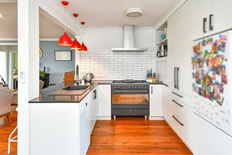 Photo of property in 23 Lachlan Place, Favona, Auckland, 2024